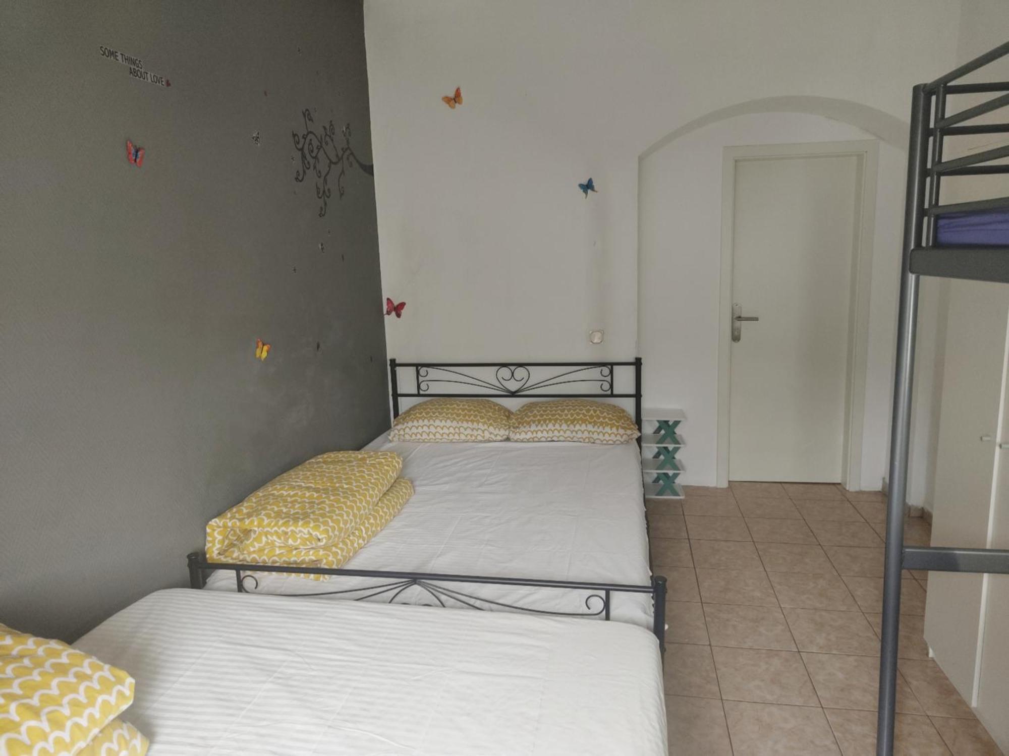 The Ark Eco Homestay Esch-sur-Alzette Bagian luar foto